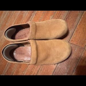 Women's Go Anywhere Clogs, Suede size 7.5 color light saddle brown